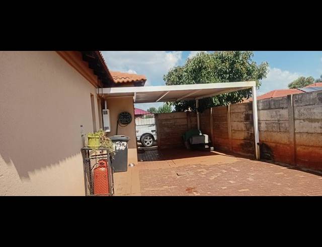 3 BEDROOM HOUSE FOR SALE IN THE ORCHARDS